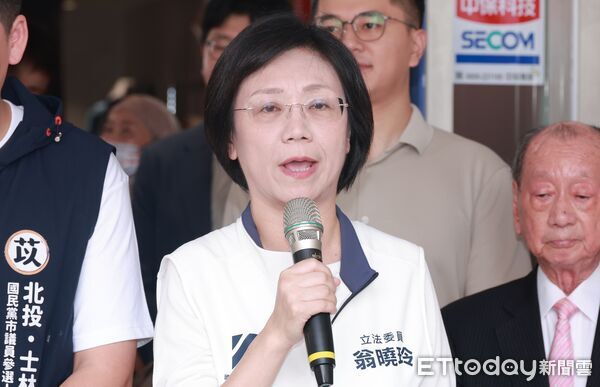 總統府為何要買弱勢禮盒？而不是直接捐錢？ 她解釋：訂單是肯定