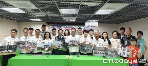 ▲民進黨台南市黨部主委林志展與台南市長參選人陳亭妃共同宣布40週年黨慶活動,邀請台南鄉親4代同堂參與。(記者林東良翻攝,下同)