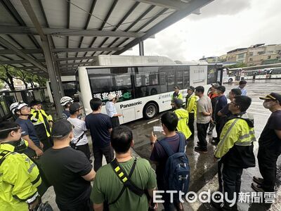 高雄電動公車已369輛上路 消防局加強充電樁救災演訓