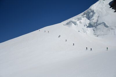 冰封34年！瑞士冰川融化　2失蹤登山客遺體重見天日