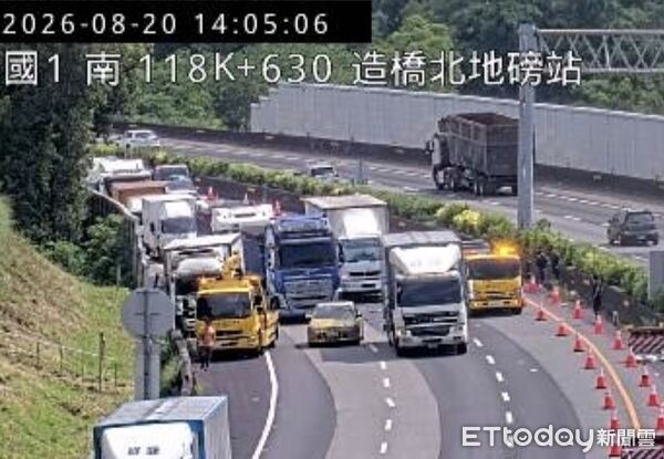 ▲▼國一北向118.8車禍。（圖／翻攝自高公局）