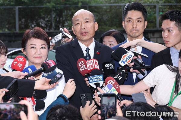 ▲▼韓國瑜出席「六都共同倡議成立『臺灣地方政府聯合會』記者會」-盧秀燕，韓國瑜，蔣萬安 。（圖／記者黃克翔攝）