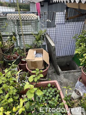 ▲▼瑞士IWC名錶只賣2千6，台中港警從蓄水池搜出百件仿冒品侵權近億。（圖／警方提供，下同）