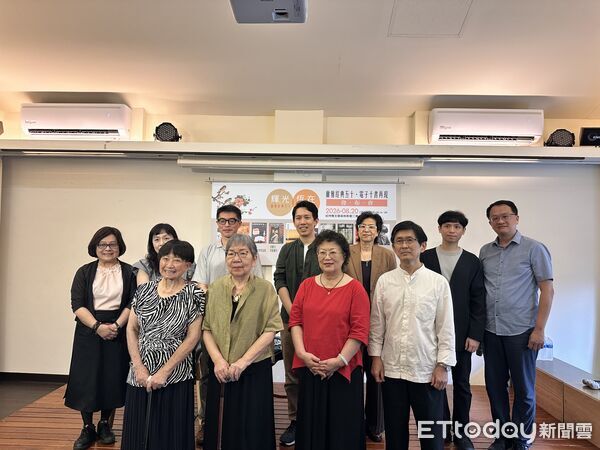 ▲▼爾雅出版社與文訊雜誌社合作，精選10本經典文學，推出「電子書版本」。（圖／記者林育綾攝）