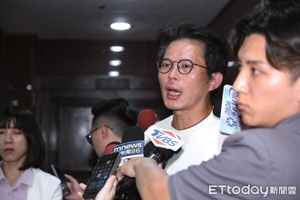 卓榮泰稱不副署是因在野獨裁 黃國昌批：混淆視聽遮掩毀憲惡行