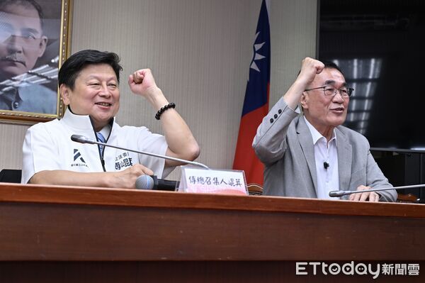 ▲ 新北市長參選人李四川拜會國民黨立院黨團，總召傅崐萁全程陪同在旁。（圖／記者李毓康攝）