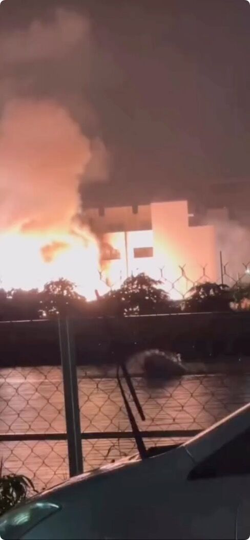 ▲▼台南安南區凌晨爆炸。(圖/翻攝記者爆料網)