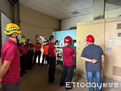 5層樓高生產設備藏救災挑戰 南消三大深入學甲飼料廠踏勘