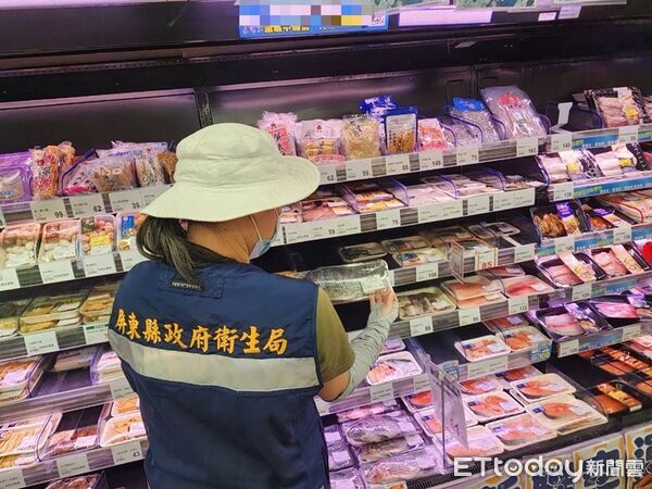 ▲衛生局中元節食品抽驗。（圖／屏東縣政府提供）
