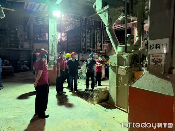 ▲台南市消防局第三大隊深入學甲區全興飼料工廠實地踏勘，掌握廠區環境及救災動線。（記者林東良翻攝，下同）