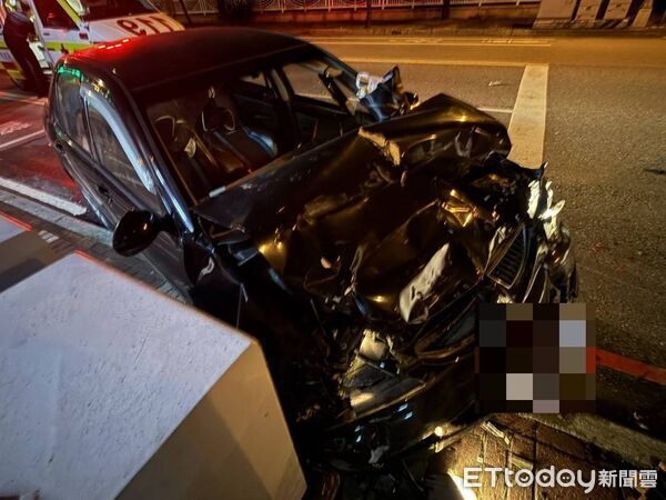 ▲▼花蓮女毒駕撞警車。（圖／記者王兆麟翻攝）