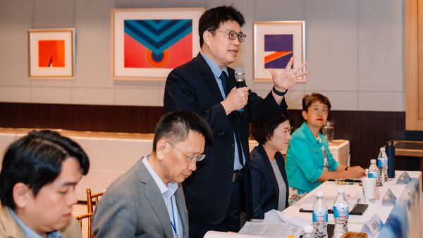 ▲▼跑去台東見饒慶鈴　邱垂正：海峽論壇影片「純為農民生計」。（圖／主辦單位提供）