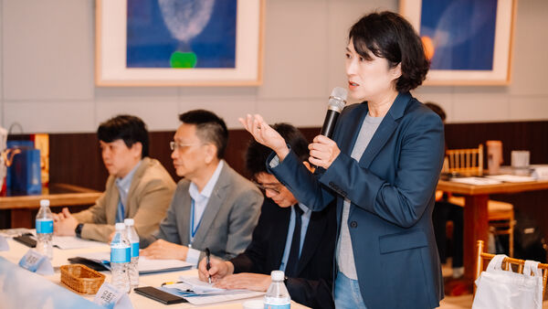 ▲▼跑去台東見饒慶鈴　邱垂正：海峽論壇影片「純為農民生計」。（圖／主辦單位提供）