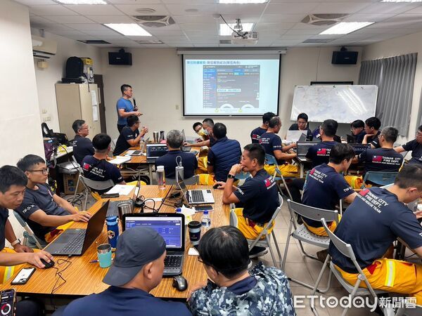 ▲台南市消防局舉辦特種搜救隊管理組訓練，提升大型災害指揮、協調及應變能力。（記者林東良翻攝，下同）