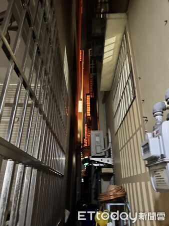 ▲▼高雄火警  。（圖／記者賴文萱翻攝）