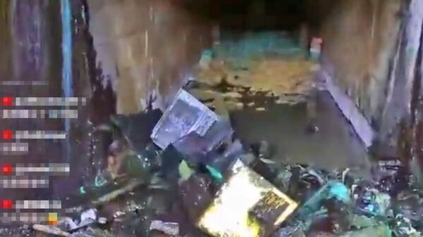 ▲美籍直播主徒步環台再惹議 結伴闖十三層遺址。（圖／民眾提供）