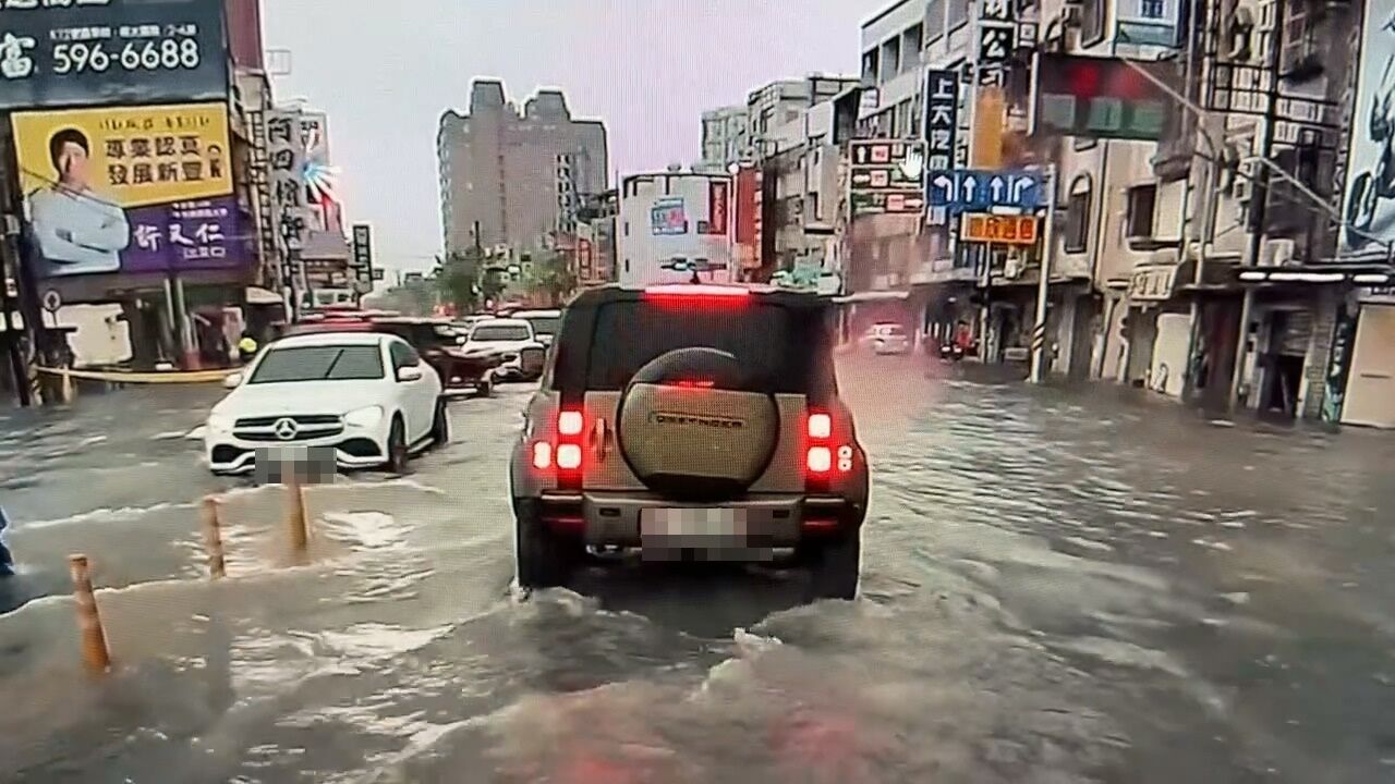 ▲▼ 台南市仁德區仁德派出所前道路 。(圖/翻攝自Facebook/台南大小事)