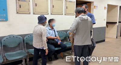 高雄民宅火警兄跳樓不治弟重傷 父驗屍見愛兒遺體崩潰痛哭