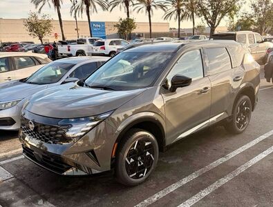 「大改款Nissan X-Trail」現身曝光了！外型更帥、空間有望再放大