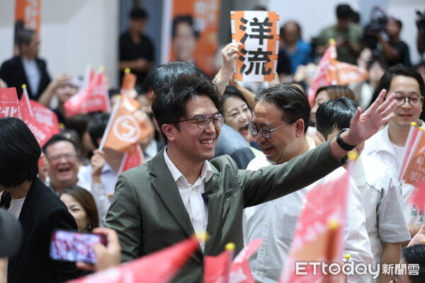 ▲台北市長參選人沈伯洋出席雙北律師後援會成立大會。(圖/記者林敬旻攝)