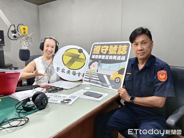 ▲都歷派出所所長江家銘日前接受警察廣播電臺台東分臺節目專訪，向聽眾分享轄區特色及暑期治安、交通安全與防詐觀念。（圖／記者楊晨東翻攝）