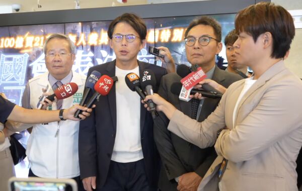 ▲▼民眾黨召開「2100億買21萬架無人載具，有必要編特別預算？」論壇。黃國昌,洪毓祥（圖／民眾黨提供）