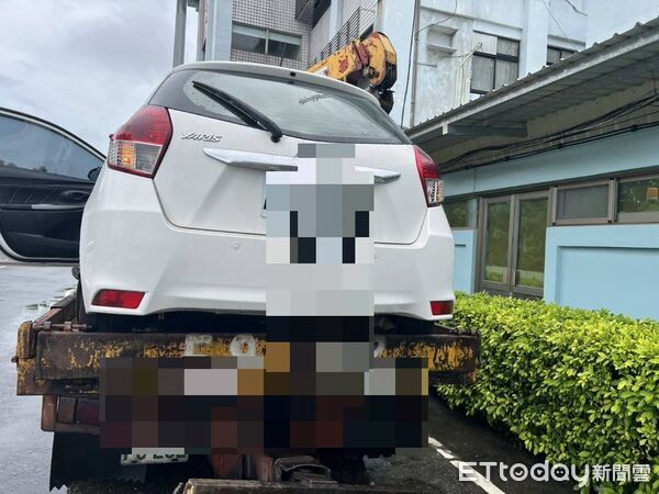▲▼國道彰化段3車連環撞。（圖／記者唐詠絮翻攝）