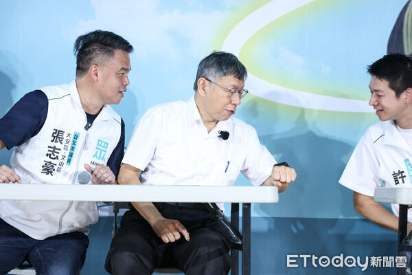▲民眾黨前主席柯文哲出席台北市議員張志豪紙飛機活動。（圖／記者林敬旻攝）