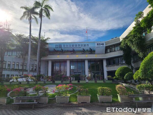 ▲台東縣政府攜手3家庇護工場及3家小作所推出「你購禮盒 我來打折」中秋禮盒行銷活動，即日起至9月24日止全品項享8折優惠。（圖／記者楊晨東翻攝）