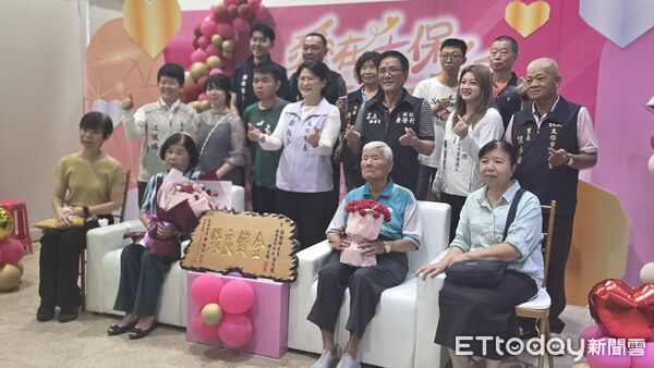 ▲▼    愛在太保・牽手一輩子 太保市公所表揚121對金鑽婚長者 70載牽手情見證幸福傳承    。（圖／記者翁伊森攝）