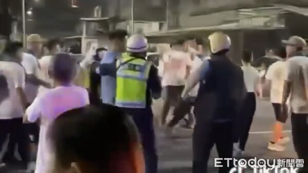 ▲高雄東照山停車場凌晨發生衝突鬥毆 。(圖/記者吳奕靖攝)