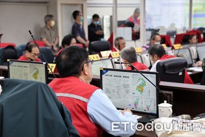 低壓帶豪雨狂炸台南！最大累積雨量180.5毫米　黃偉哲坐鎮應變