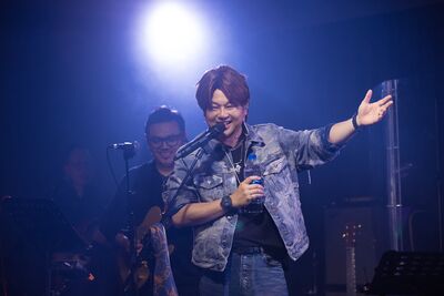 蘇震洋開唱一半放閃愛妻！　全場力拱「親下去」羞紅臉