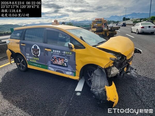 國3南投草屯段連環車禍 計程車運將突換車道撞2車