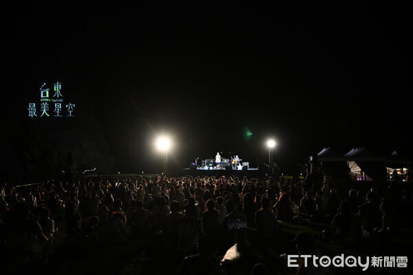 ▲2026台東最美星空音樂會22日晚間於綠島鄉人權紀念公園舉行年度最終場，吸引逾3,500名民眾。（圖／記者楊晨東翻攝）