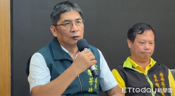 ▲台南市政府23日召開記者會，由副市長姜淋煌率相關局處說明安南火災災後復原及求償進度。（記者林東良攝，下同）