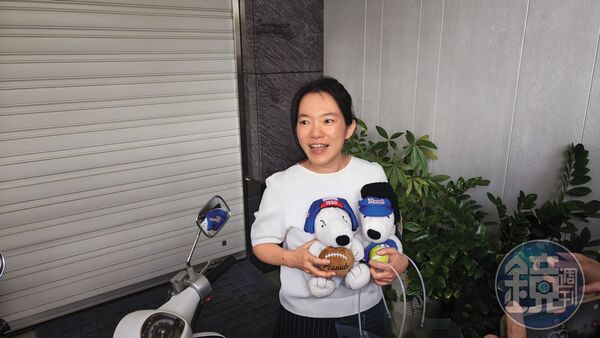 陳幸妤與前夫趙建銘離婚風波延燒，有人致贈史努比玩偶為她打氣。