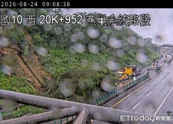 快訊／立即改道！大雨狂炸路樹倒塌 國10燕巢段緊急封閉主線