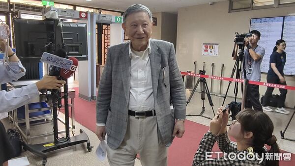 ▲▼             沈慶京違反證交法被起訴，24日現身北院開準備庭。（圖／記者黃哲民攝，下同）
