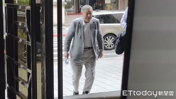 ▲▼             沈慶京違反證交法被起訴，24日現身北院開準備庭。（圖／記者黃哲民攝，下同）