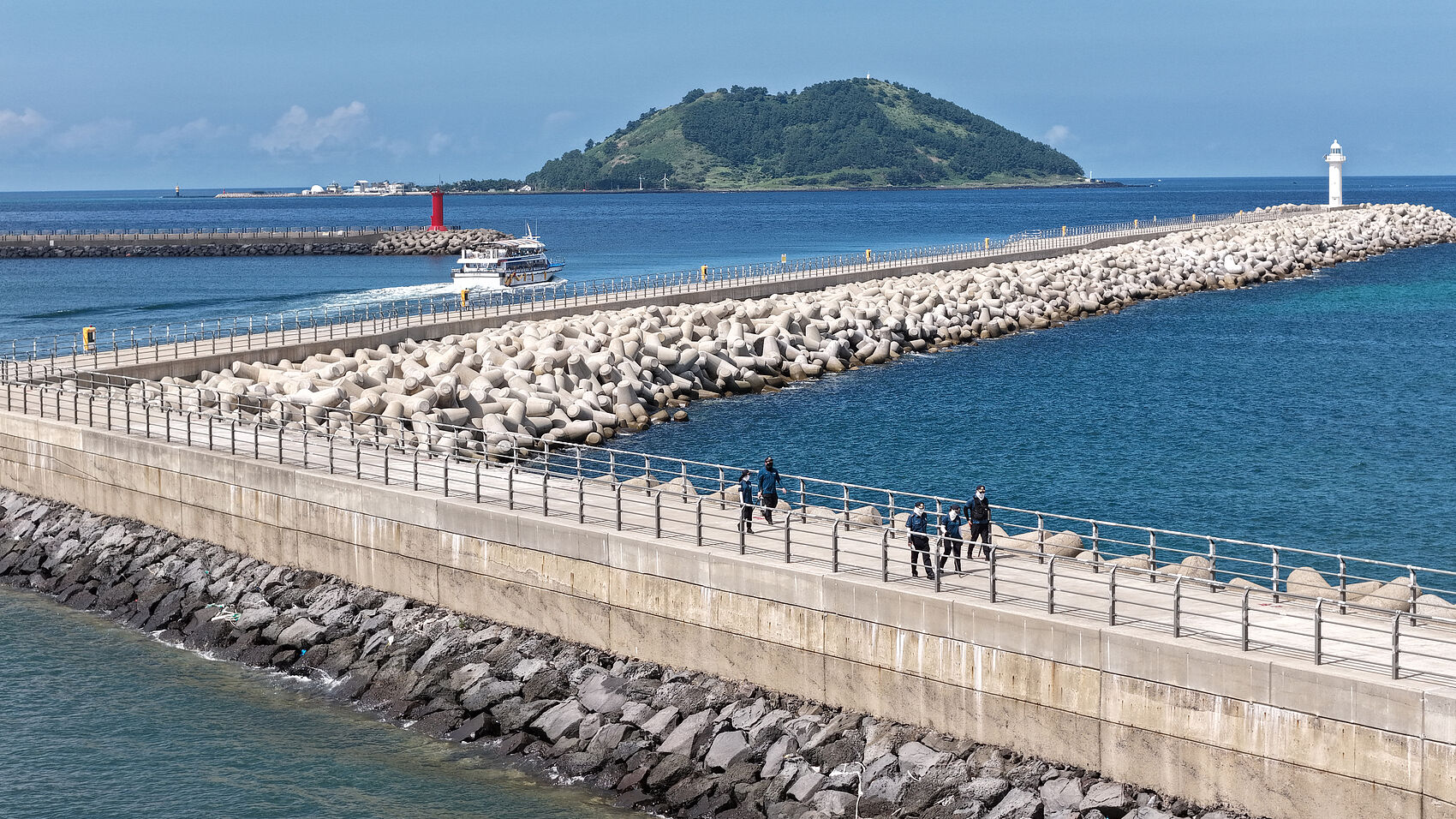 ▲▼37歲張美蘭失蹤3個多月，南韓警方在濟州島翰林港展開搜救作業。（圖／VCG）