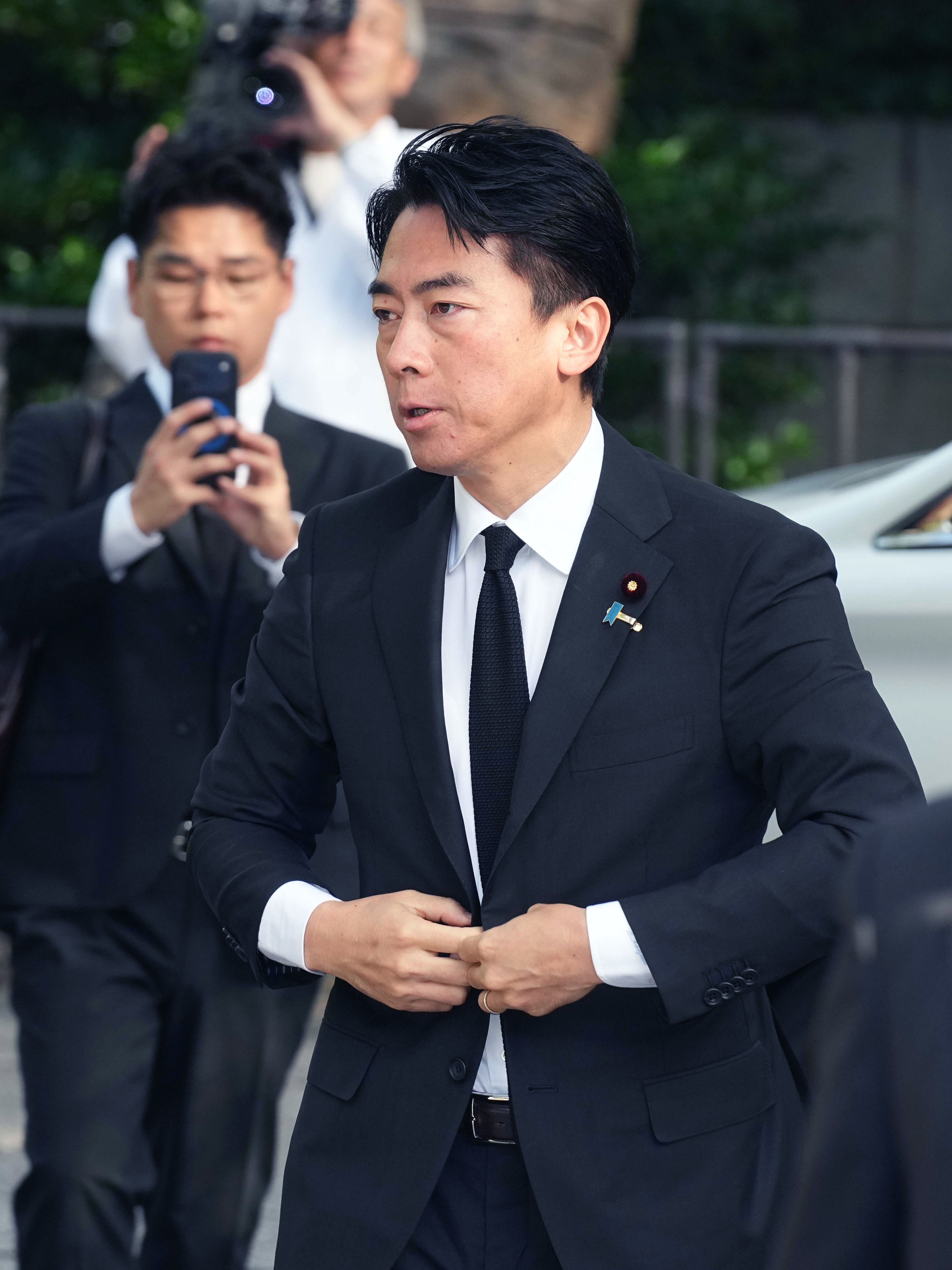 ▲▼日本防衛大臣小泉進次郎8月15日終戰之日前往靖國神社參拜。（圖／達志影像／美聯社）