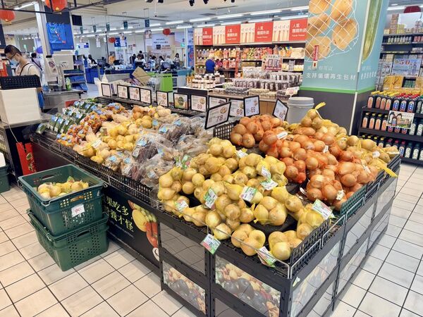 ▲▼萬家福量販、樂家康超市，啟動防颱備貨優惠。（圖／業者提供）