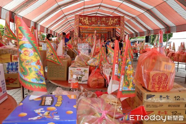 ▲南投縣農產運銷公司普度法會，王副縣長開香祈福。（圖／南投縣政府提供）