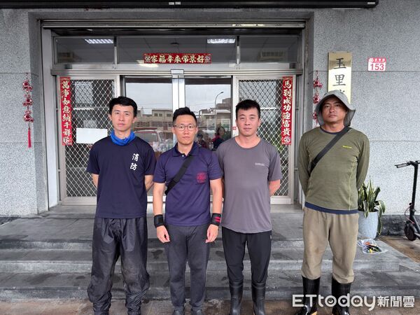 ▲第一梯3名消防人員及1林保署1人今天下午4點出發上山救援。（圖／花蓮消防局提供）