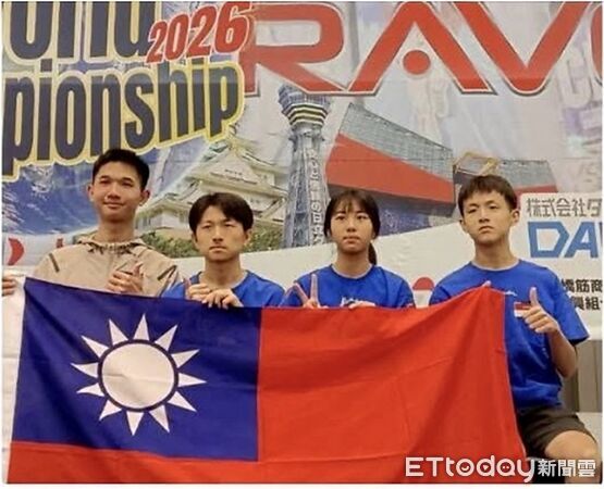 ▲台南女中新生林彥葶參加2026 RoboRAVE世界機器人冠軍賽，勇奪金、銅雙料大獎。（記者林東良翻攝，下同）