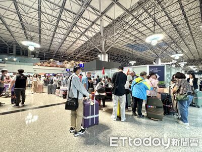 護照過期!女乘客急掏「好市多會員卡」求通融登機 地勤傻眼
