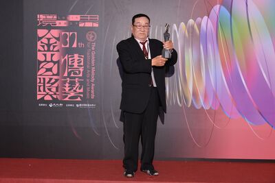 6歲開始演戲…88歲「人間國寶」拿獎了！　上台喊話：我還有使命