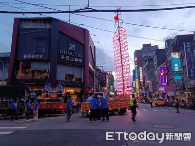 桃園大廟景福宮放水燈明登場　警提醒用路人提早改道避開車潮