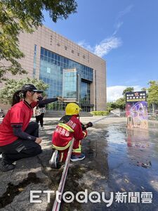 嘉義市「小小消防員營」　解鎖密室逃脫×高空雲梯車